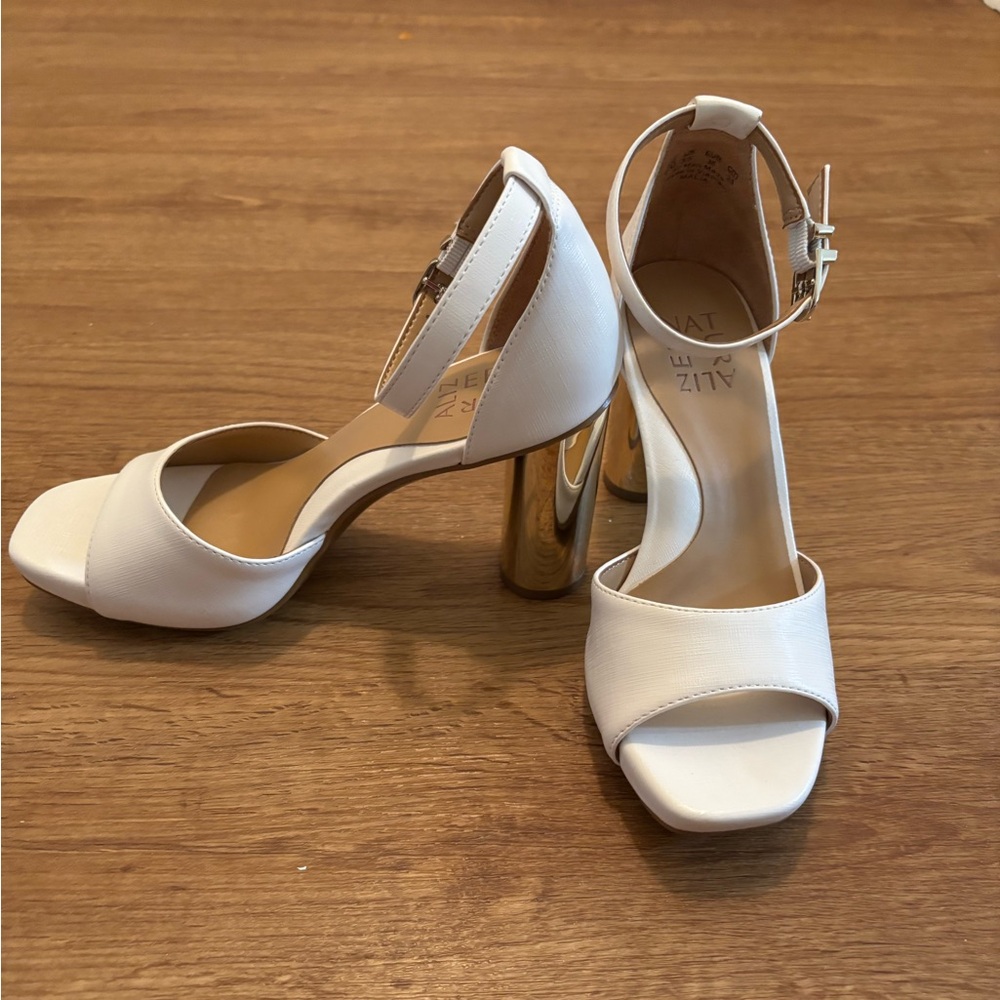 NWOT Naturalizer White Strap Ankle Sandals
